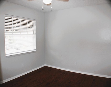 1405 W De Leon Street - Photo Thumbnail 4