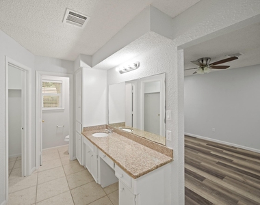 22202 Cimarron Parkway - Photo Thumbnail 13