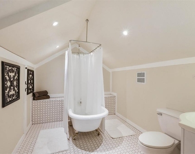1002 W Indiana Avenue - Photo Thumbnail 20