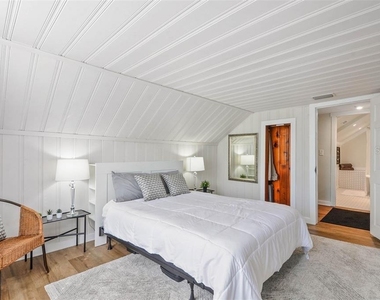 1002 W Indiana Avenue - Photo Thumbnail 18