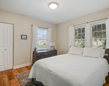 1002 W Indiana Avenue - Photo Thumbnail 16