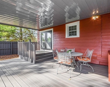 1002 W Indiana Avenue - Photo Thumbnail 23