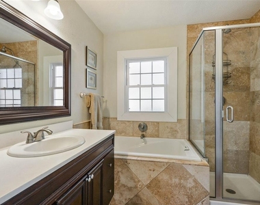 1002 W Indiana Avenue - Photo Thumbnail 15