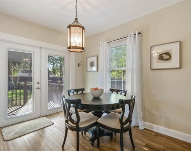 1002 W Indiana Avenue - Photo Thumbnail 8