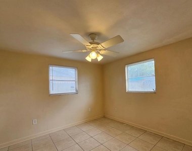 4332 Newbury Drive - Photo Thumbnail 11