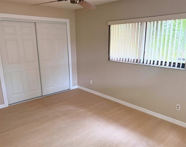 8748 Forest Lake Drive - Photo Thumbnail 12