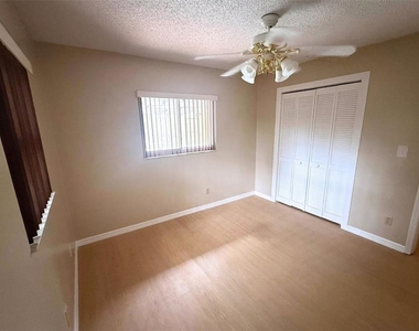 8748 Forest Lake Drive - Photo Thumbnail 13