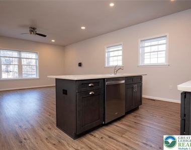 803 Atlantic Street - Photo Thumbnail 10