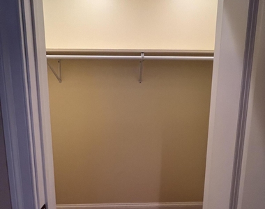 956 Meade Avenue - Photo Thumbnail 8