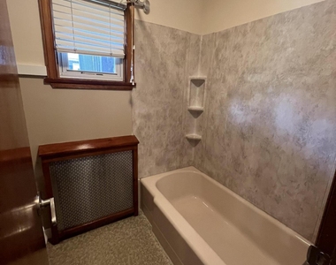 956 Meade Avenue - Photo Thumbnail 5