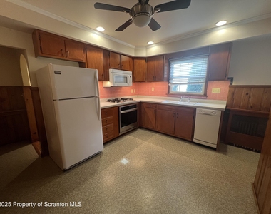 956 Meade Avenue - Photo Thumbnail 4