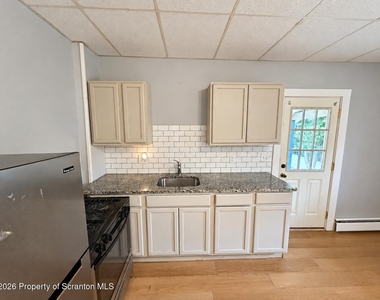 825 Main Street - Photo Thumbnail 5