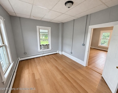 825 Main Street - Photo Thumbnail 8