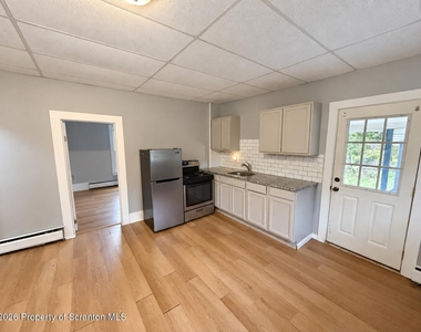 825 Main Street - Photo Thumbnail 4