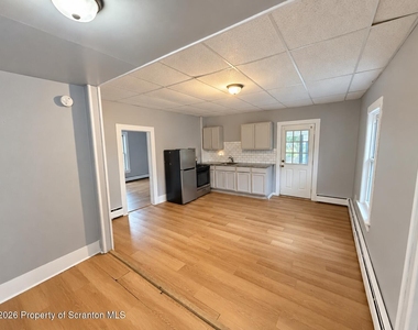 825 Main Street - Photo Thumbnail 6