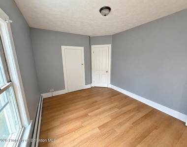 825 Main Street - Photo Thumbnail 11