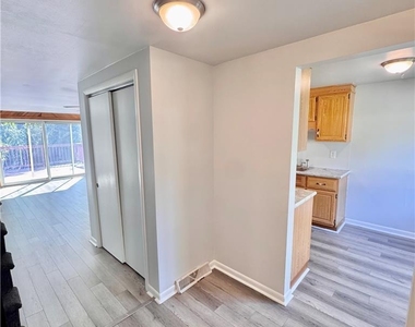 7321 E Hillcrest Lane - Photo Thumbnail 2