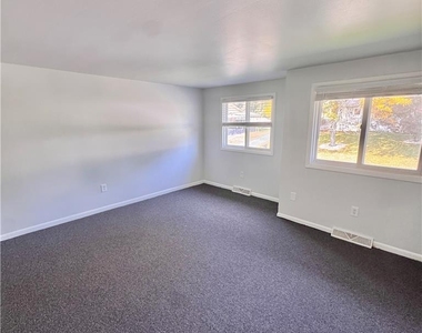 7321 E Hillcrest Lane - Photo Thumbnail 12