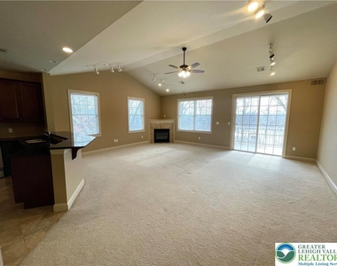 1187 Meadow Lark Way - Photo Thumbnail 7