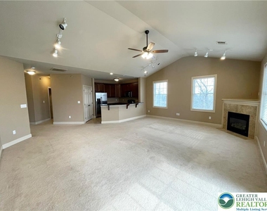 1187 Meadow Lark Way - Photo Thumbnail 10