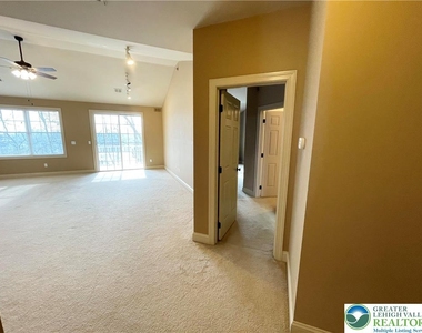 1187 Meadow Lark Way - Photo Thumbnail 13