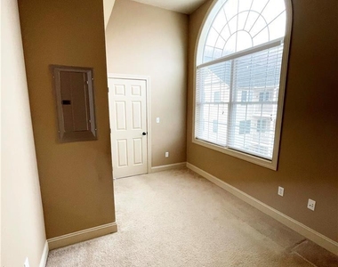 1187 Meadow Lark Way - Photo Thumbnail 4