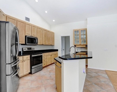 10227 Quails Landing Avenue - Photo Thumbnail 12