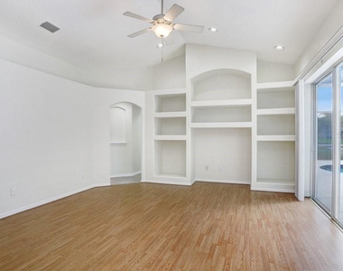 10227 Quails Landing Avenue - Photo Thumbnail 16