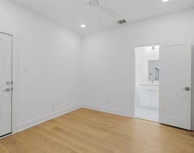 904 Kern Street - Photo Thumbnail 10