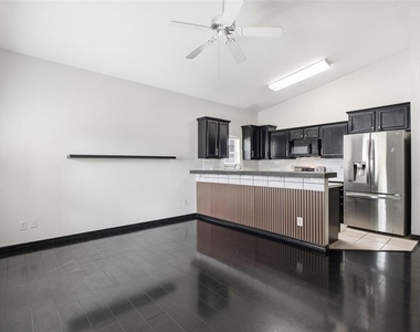 2115 Salem Avenue N - Photo Thumbnail 5