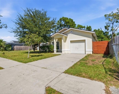 2115 Salem Avenue N - Photo Thumbnail 2