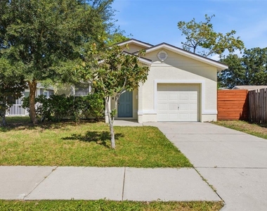 2115 Salem Avenue N - Photo Thumbnail 1
