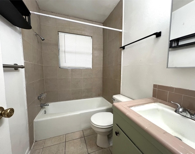 1210 Sycamore Avenue - Photo Thumbnail 7