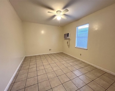 1210 Sycamore Avenue - Photo Thumbnail 6