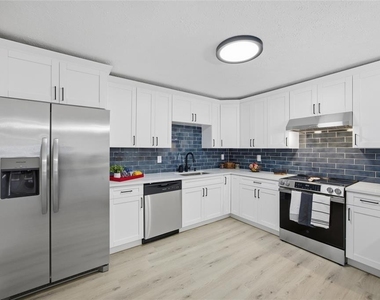 920 W Candlewood Avenue - Photo Thumbnail 12
