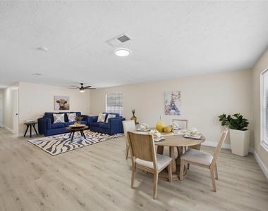 920 W Candlewood Avenue - Photo Thumbnail 4