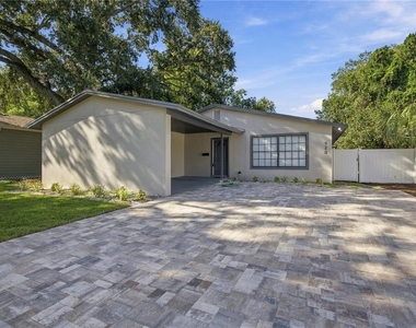 920 W Candlewood Avenue - Photo Thumbnail 1