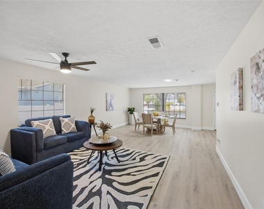 920 W Candlewood Avenue - Photo Thumbnail 8