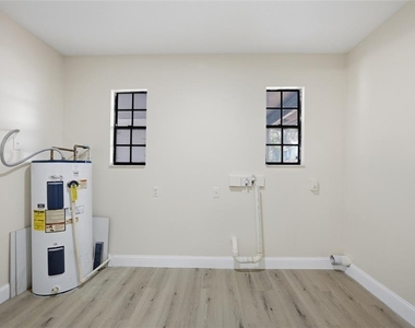 920 W Candlewood Avenue - Photo Thumbnail 28