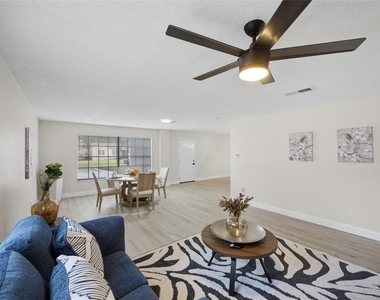 920 W Candlewood Avenue - Photo Thumbnail 9
