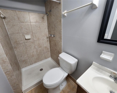 4637 Harbor View Drive - Photo Thumbnail 9