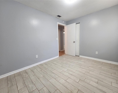 4637 Harbor View Drive - Photo Thumbnail 5