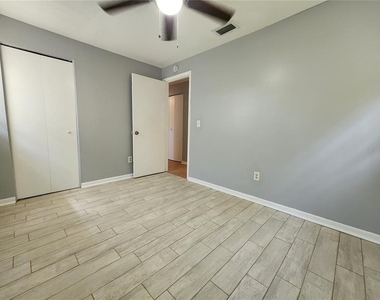 4637 Harbor View Drive - Photo Thumbnail 7