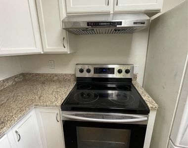 2915 Garden Lane - Photo Thumbnail 6