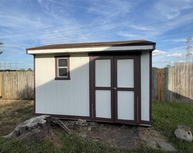 2915 Garden Lane - Photo Thumbnail 17