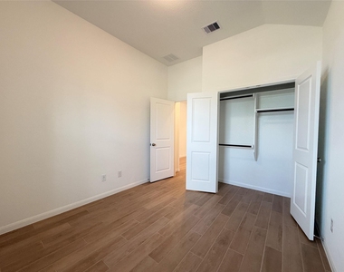 12606 Bonnie Barge Court - Photo Thumbnail 3
