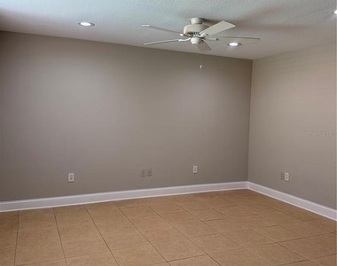 1301 S Howard Avenue - Photo Thumbnail 3