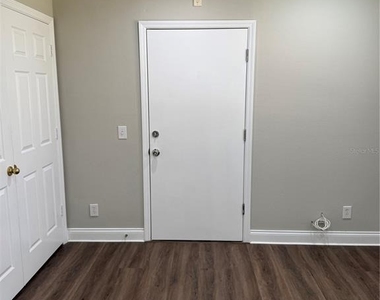 1301 S Howard Avenue - Photo Thumbnail 10