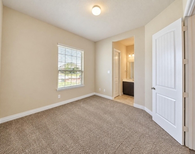 1218 Hidden Grove Lane - Photo Thumbnail 12