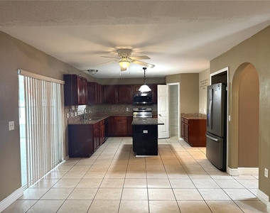 1664 Settlers Creek Way - Photo Thumbnail 7